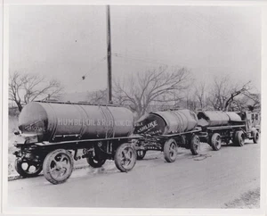 HUMBLE OIL TANK TRUCKS : WACO TEXAS * 1920s PETROLEUM FUELS TRANSPORTATION photo - Picture 1 of 2