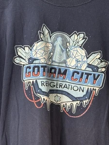 Gotham City Refrigeration compny T-shirt Mr Freeze Nora Victor Fries - Picture 1 of 4