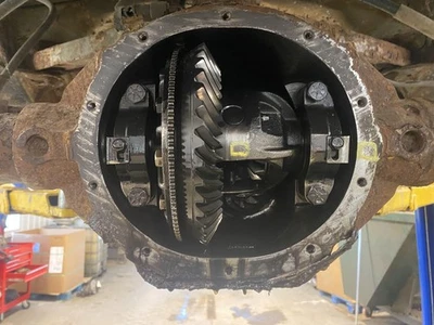 Jeep Liberty 2005 3,7 eje trasero 170.849 millas relación 3,73 sin ABS Chrysler 8-1/4 Foto 1 de 4