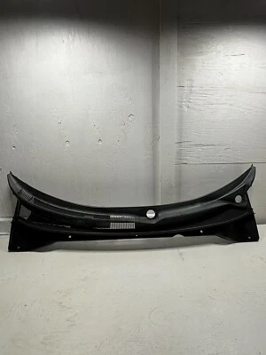 2014-2019 Kia Soul Windshield Cowl Vent Panel 86151-B2000 - Image 1 of 4