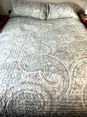 Juego de mini edredón king COMFORT SPACES--paisley verde azulado/gris. Foto 1 de 4