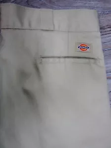 DICKIES 874 MEN WORK PANTS ORIGINAL CLASSIC FIT KHAKI SIZE 42 X 30 - Picture 1 of 3