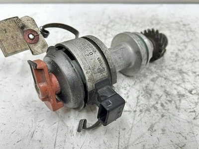 AUDI Audi 80 1992 E-89AAD Ignition Distributor 048905205B [Used] [PA111938717] - Image 1 of 4