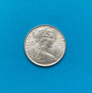 1966 50 CENTS AUSTRALIA - EMEU & LARGE KANGAROO / ECU - SILVER COIN. - Picture 1 of 3