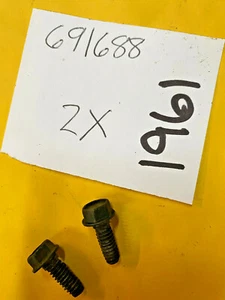 Briggs & Stratton Carburetor Mount Bolt 691688 (#1961) - Picture 1 of 1