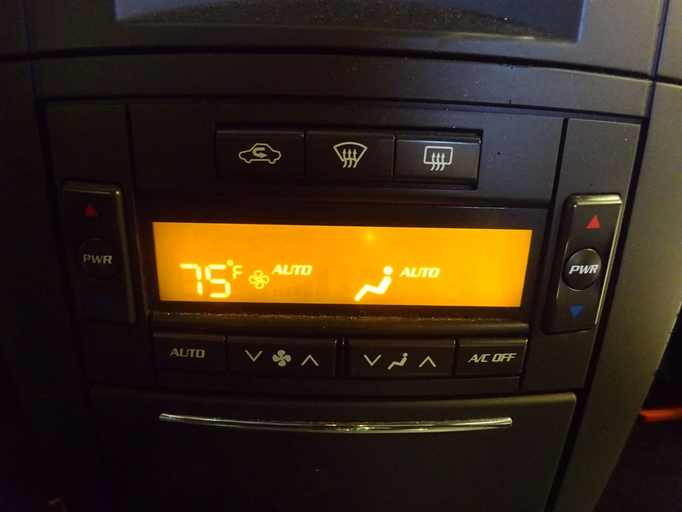 OEM HEATER A/C CLIMATE CONTROLS 2004-2006 CADILLAC CTS NON-HTD SEATS ID 25771623 — 第 1/1 张图片