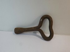 Ancienne clé carré de 14 mm femelle / outil ancien, fer forgé