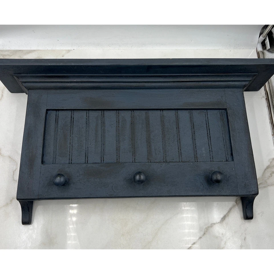 Clavijas de estante de madera negra de cobre ganchos decoración de pared por Mike Shirley Foto 1 de 4