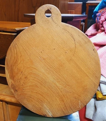 ANTIQUE WELSH CHOPPING BOARD / BREAD BOARD        FREE UK POSTAGE - Image 1 of 4