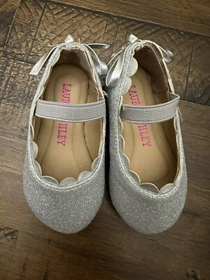 Zapatos de Ballet Laura Ashley Plateados Talla 6-9 Mos Festoneados NUEVO Foto 1 de 4