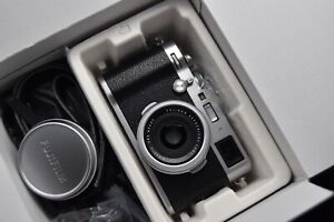 Fujifilm X100F 24.3MP Digital Camera Silver From JAPAN 【MINT- SC 43000】#1870
