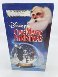 A Walt Disney Christmas VHS Vintage Christmas Movie Mickey Mouse Donald Hologram - Picture 1 of 4