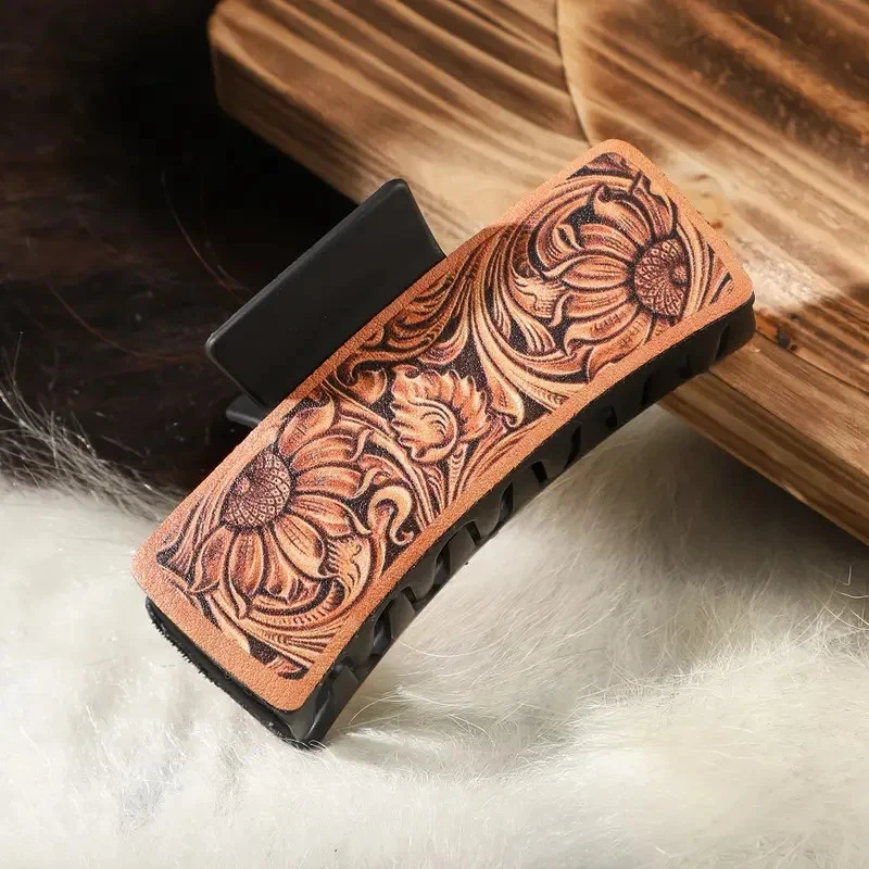 FAUX ~ COURO ~ GARRA ~ CLIPE - Imagem 1 de 1