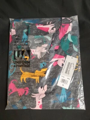 Butter-Soft Women's Paw Friends Pewter 6-Pocket Print Scrub Top Sz. M NEW - Image 1 of 4