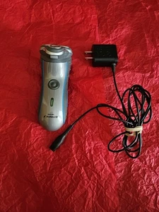 Philips Norelco 7145XL Rechargeable Men's Electric Shaver w/ Charger TESTED - Picture 1 of 4