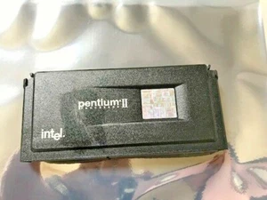 VINTAGE INTEL PENTIUM II 266MHZ SLOT 1 CPU - TESTED CORPORATE SYSTEM PULLS RM4 - Picture 1 of 4