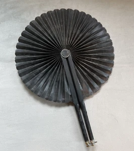 ANTIQUE VICTORIAN 1861-1865 CIVAL WAR MOURNING FAN / BLACK COCKADE - Picture 1 of 11