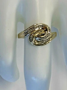 10K YELLOW GOLD ESTATE DIAMOND LADIES CLUSTER RING - Picture 1 of 8