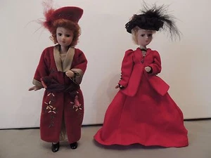 2 Collectible Porcelain small Dolls 20cm with nice dresses - Picture 1 of 11