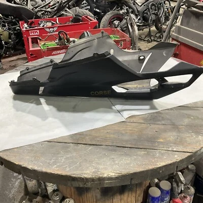 Carenado inferior Ducati 848 Evo 2008-2013 48032281A 48032302A OEM genuino Foto 1 de 4