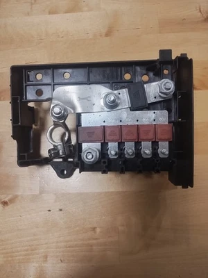 Bloque de fusibles de distribución de batería OEM terminal positivo Chevrolet Volt 2011-2015 Foto 1 de 2