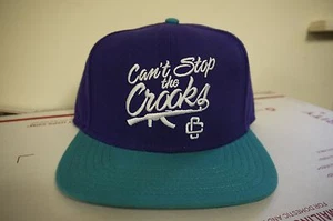 Gorra a presión Can't Stop the Crooks AK47 - púrpura/verde totalmente nueva con etiquetas - Imagen 1 de 2