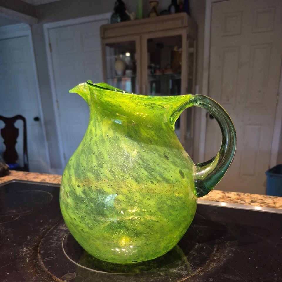 Jarro de servir verde limão soprado à mão Margarita  - Imagem 1 de 4