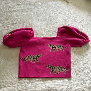 Top tejido estampado tigre rosa Entro mangas cortas cuello cuadrado recortado talla S - Imagen 1 de 8