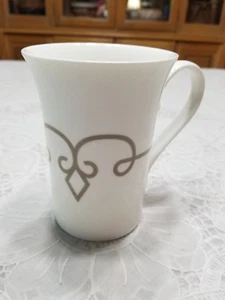 2014 STARBUCKS Coffee & Tea Cup - White & Beige Diamond Scroll 11 oz - - Picture 1 of 6