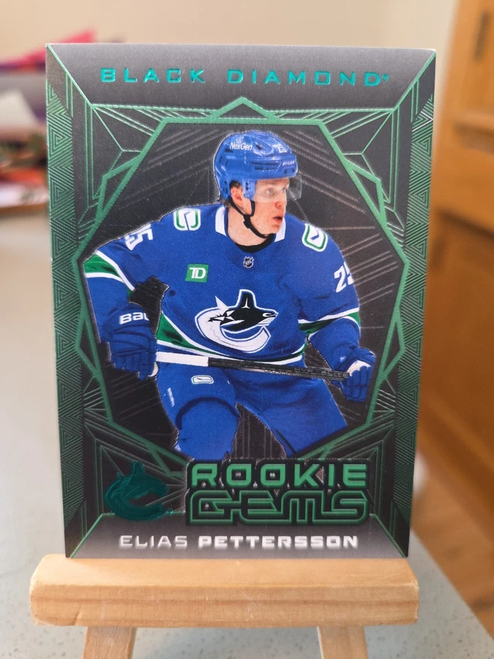 25/26 2025 BLACK DIAMOND ELIAS PETTERSSON RG-EP ROOKIE GEMS GREEN 4/10 VANCOUVER - Image 1 of 3
