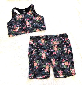 Set leggings e reggiseno attivi Torrid Happy Camper Performance Core Capri tasca cargo - Foto 1 di 13