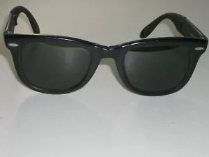 VINTAGE BAUSCH & LOMB RAY-BAN W0670 BLACK G15 GLASS FOLDING WAYFARER SUNGLASSES - Picture 1 of 12