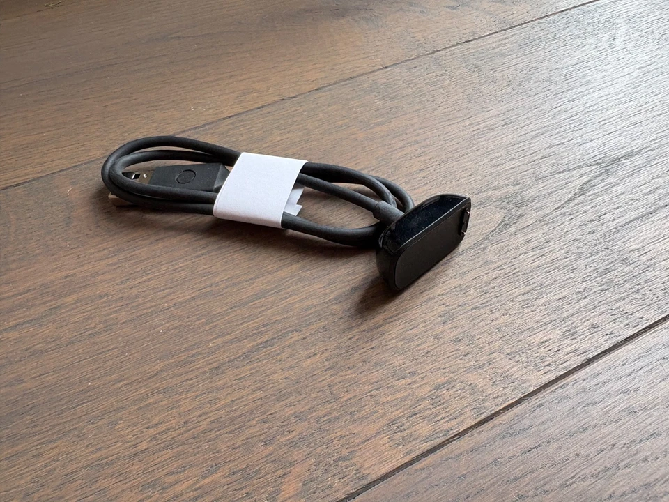 NEU Original Fitbit Ladekabel für Fitbit Luxe - Bild 1 von 1