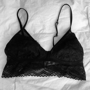 Elegant Black Lace Bra Size XS - Picture 1 of 6