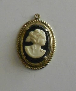 Vintage Black White Cameo Pendant Gold Tone - Picture 1 of 5