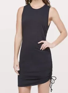 Schwarzes Cinch-Kleid Größe 4 von Lululemon neu mit Etikett - Bild 1 von 6