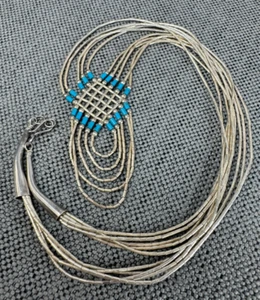 Collar de malla de plata esterlina y turquesa nativa americana vintage de plata líquida - Imagen 1 de 5