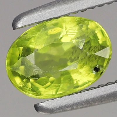 0.69ct t.w 6x4.1mm Oval Natural Unheated Untreated Green Peridot Gemstone, Myanm - Image 1 of 4