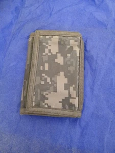 Cartera Militart Camuflaje Gancho y Lazo Triple Lona  - Imagen 1 de 3