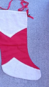 Medias navideñas vintage de los años 50 rojas profundas y crema hechas a mano - Imagen 1 de 4