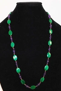 Collana lunga con perline ametista malachite - Foto 1 di 3