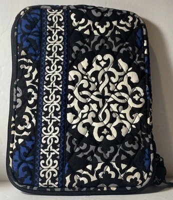 Vera Bradley Capa Bolsa Zíper Para I Pad ou Tablet Acolchoada Azul e Branco 9X7” - Imagem 1 de 4