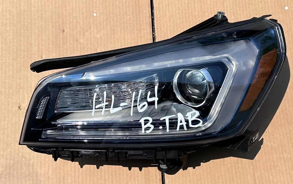 OEM | Conjunto de faros halógenos del lado del conductor con LED para GMC Acadia 2013-2016 Foto 1 de 4