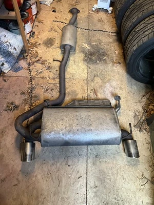 Silenciador de escape OEM Nissan 350z con puntas y tubo medio Foto 1 de 4