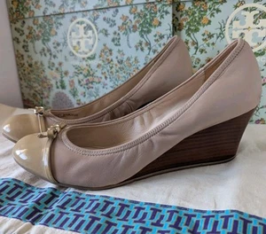 Cole Haan Women Wedge Pump Size 8 Nude Tan Patent Leather - Picture 1 of 13