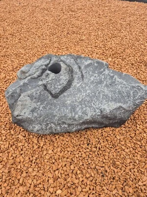 Quellstein Brunnen Basalt Findling ca. 50 mm Bohrung / UNIKAT / HANDARBEIT - Bild 1 von 4