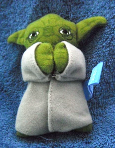 *2507* Star Wars - Yoda figure - plush - 10cm - Lucasfilm - Picture 1 of 3