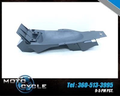 2014 HYOSUNG GTR250 GTR 250 GT250R GT250 BANDEJA SUBQUADRO TRASEIRO SOB CAPÔ TRASEIRO C2 - Imagem 1 de 4