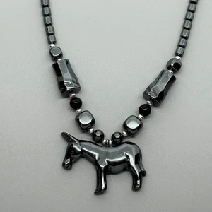 Cadena de hematita - con colgante de burro y 2 bolas de ágata - cierre giratorio - Imagen 1 de 4