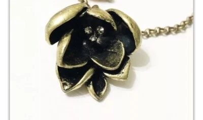 ФИРМЕННОЕ ОЖЕРЕЛЬЕ ИЗ ГИБИСКУСА OSSIL — СЕРЕБРИСТОЕ ТОНИРОВАННОЕ - Изображение 1 из 4